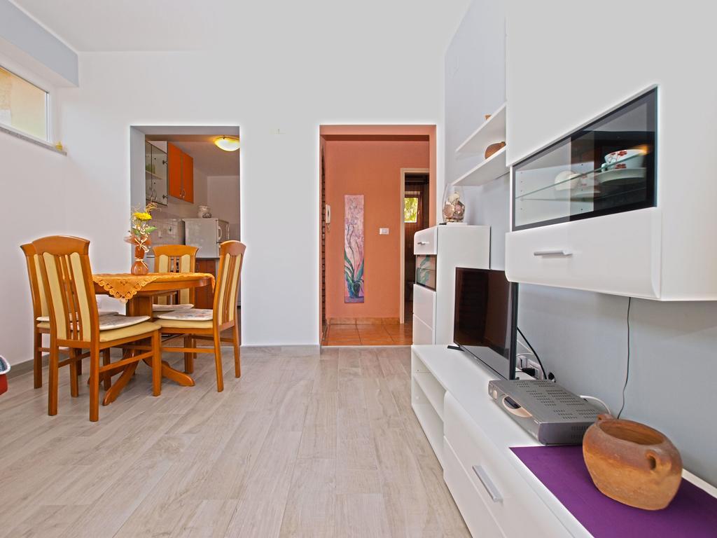 Apartment Snezana 1200 Fazana Exterior photo