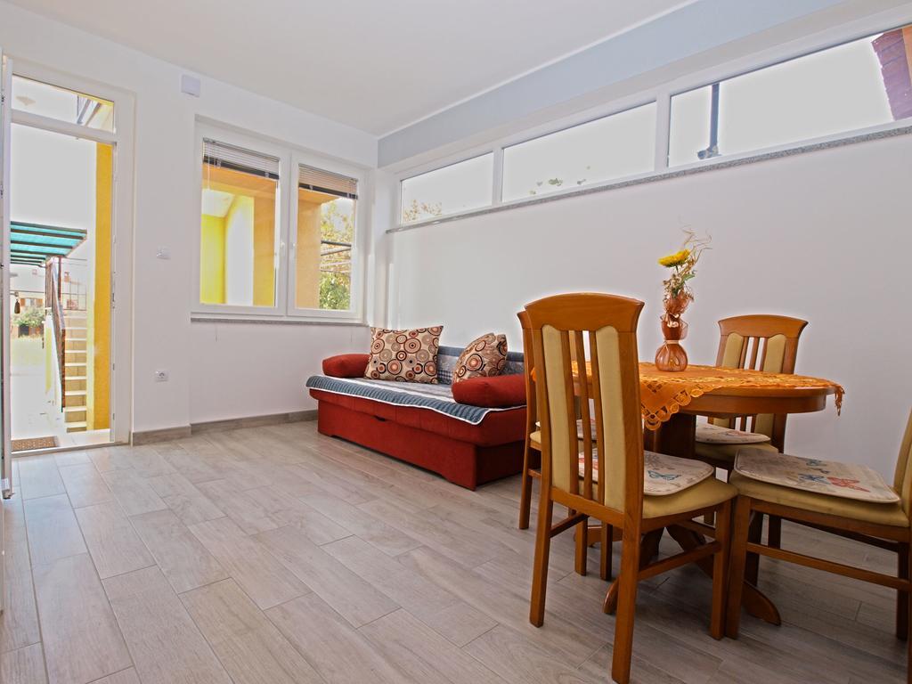 Apartment Snezana 1200 Fazana Exterior photo
