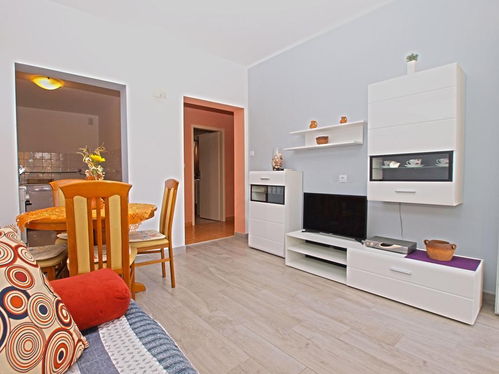 Apartment Snezana 1200 Fazana Exterior photo