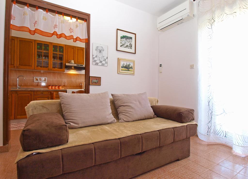 Apartment Snezana 1200 Fazana Exterior photo
