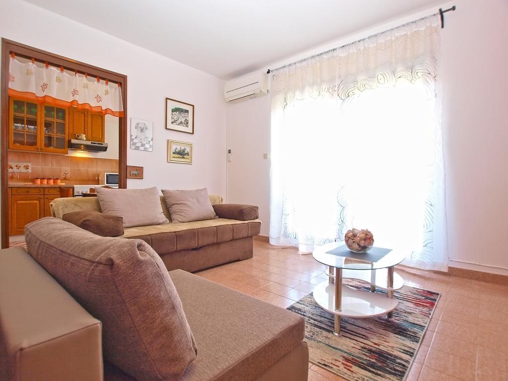 Apartment Snezana 1200 Fazana Exterior photo