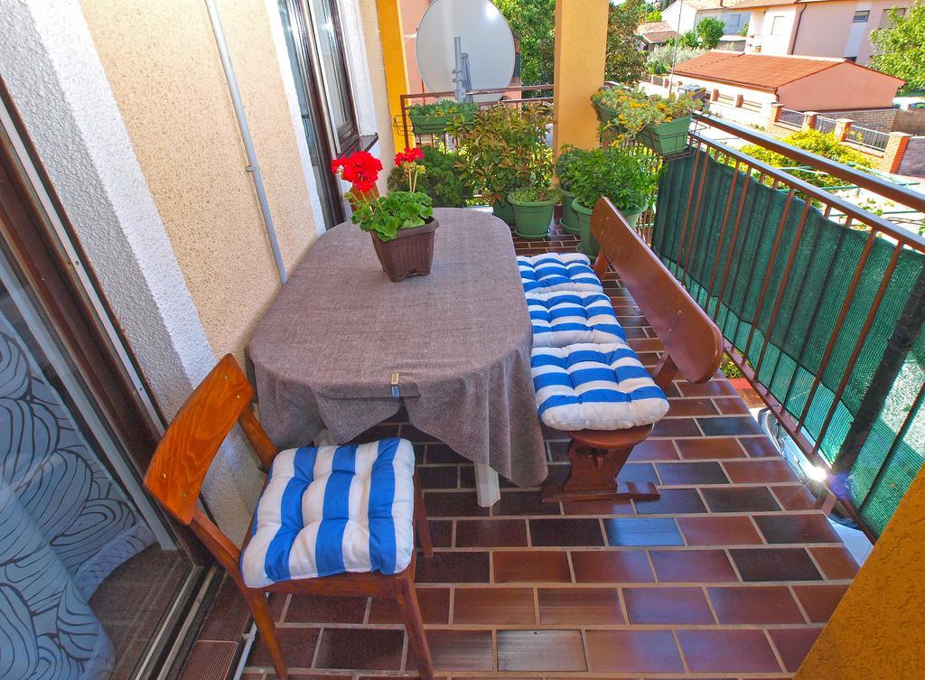 Apartment Snezana 1200 Fazana Exterior photo